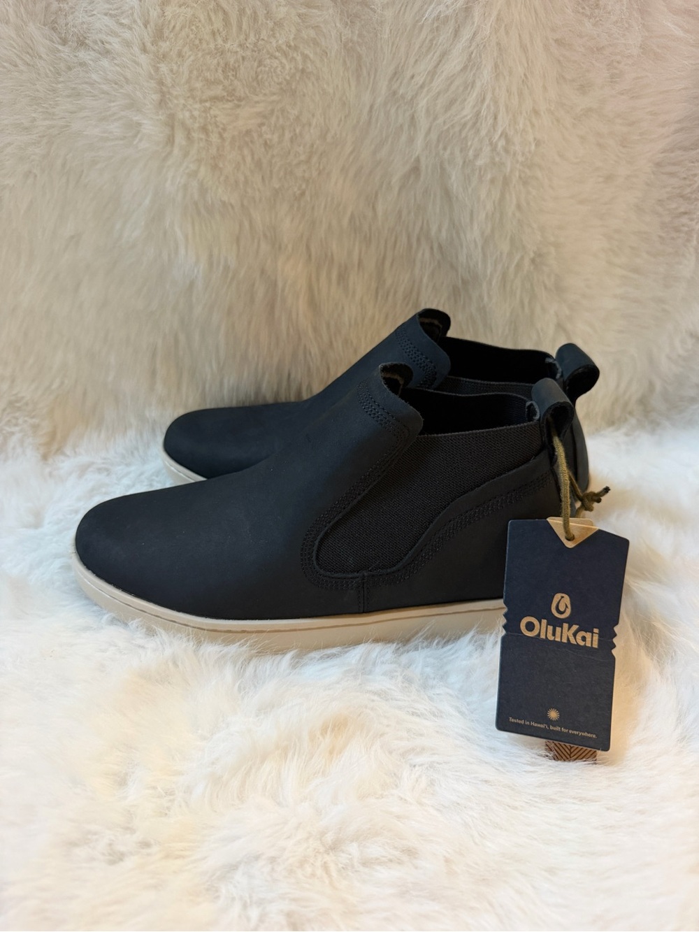 OluKai Pehuea Mid Lava Rock Black Leather Ankle Boots Bootie Womens Sz 10 NEW